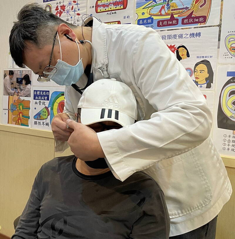 ชายหนุ่มหายจากหวัดแล้วมีอาการหูอื้อ “น้ำเล็กน้อย” ในหูชั้นกลางรบกวนการได้ยิน